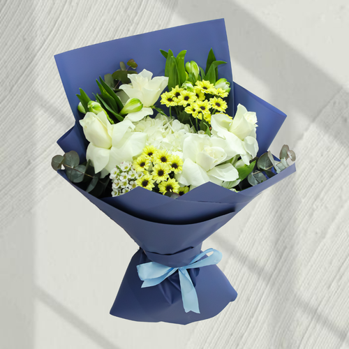 Unique blue fantasy flower bouquet gifting UAE – Qasr Baljeekah